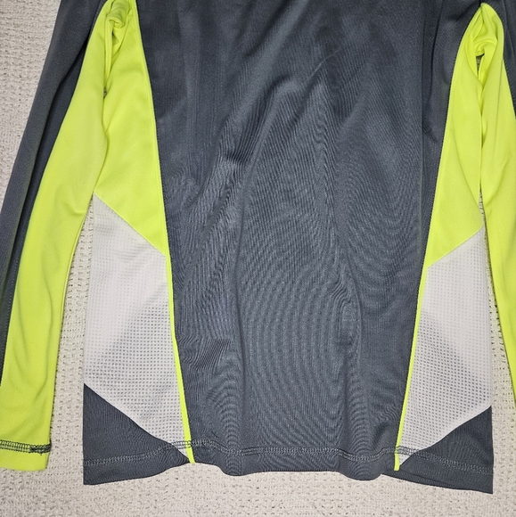 Puma Top Boys Size 14/16 Long Sleeve Top Shirt Gray Black Fluorescent Green - Picture 11 of 13